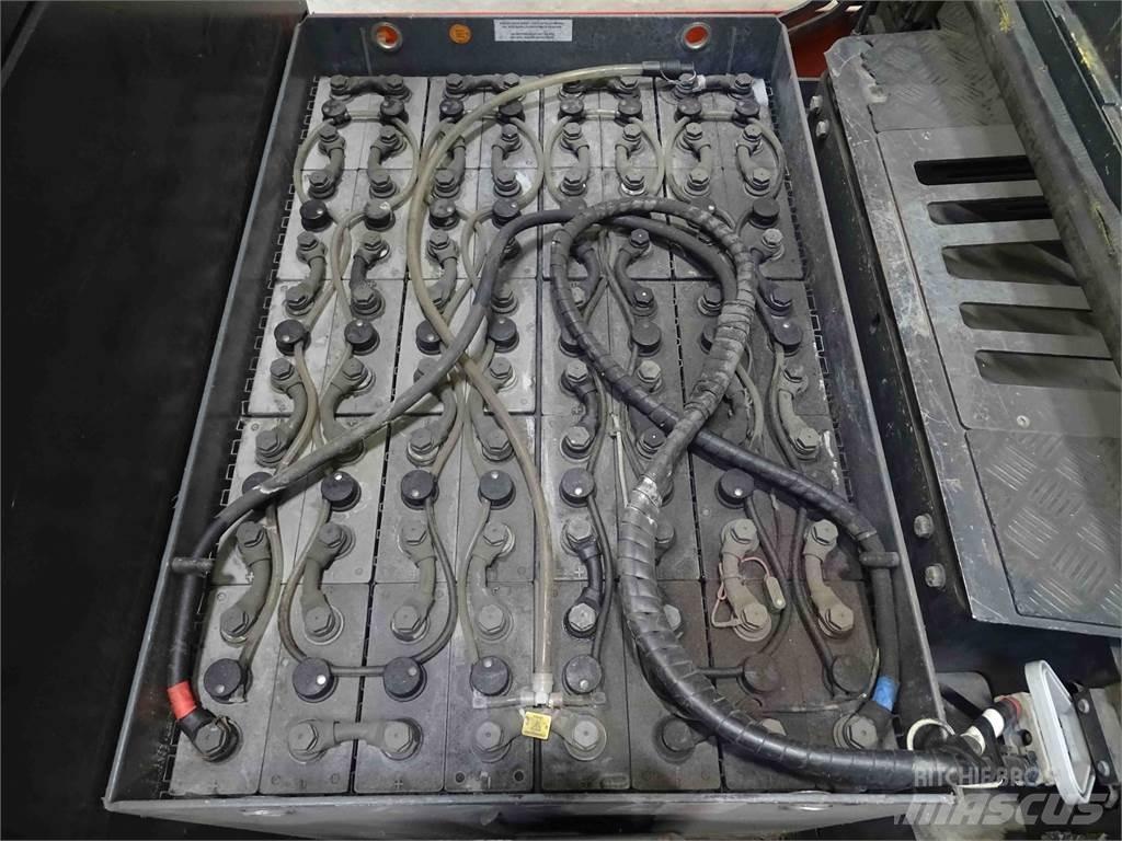 Linde P250 Wózki widłowe samochodowe ciągnące