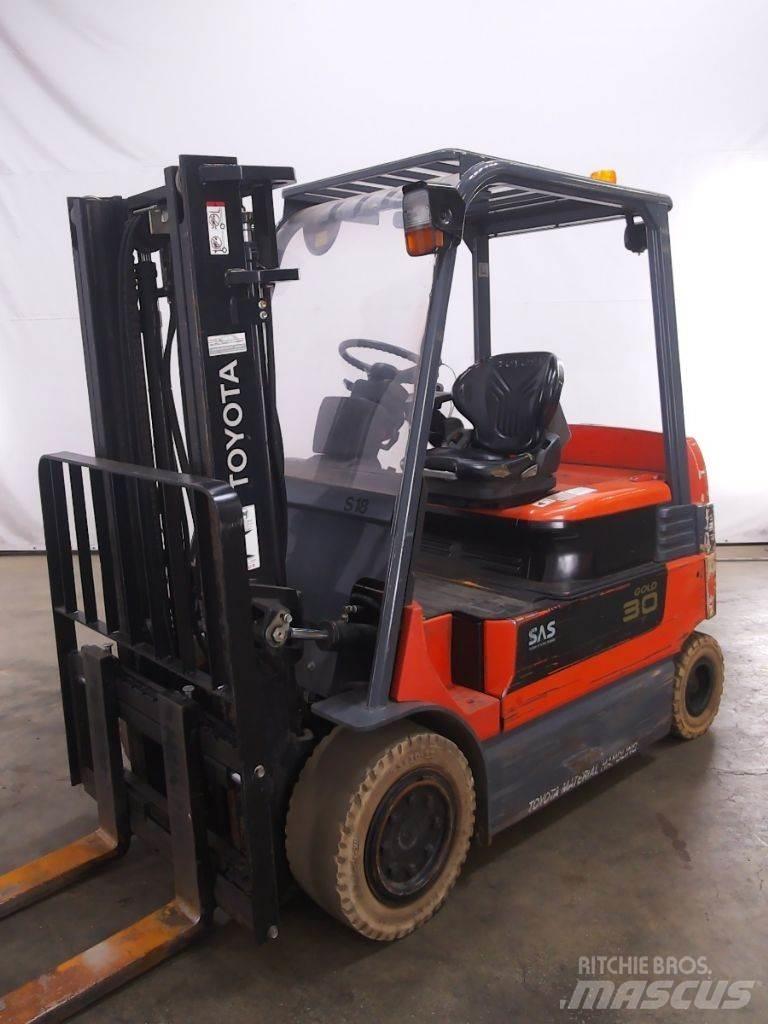 Toyota 7FBMF30 Wózki elektryczne
