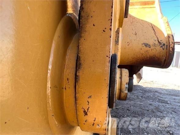 CAT 320 Koparki gąsienicowe