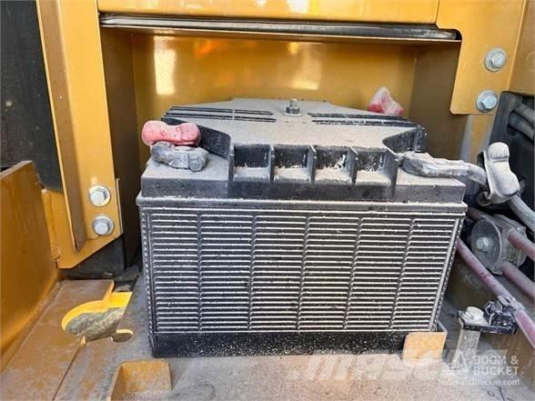 CAT 320 Koparki gąsienicowe