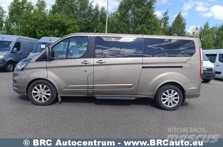 Ford Tourneo Custom Minibusy
