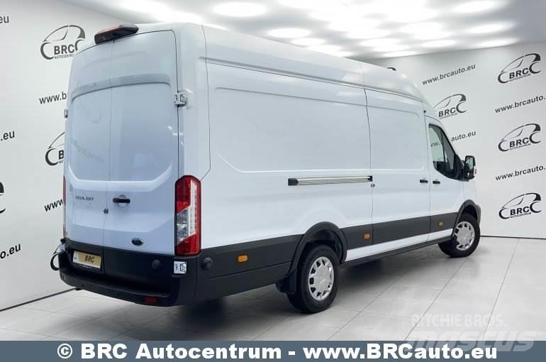 Ford Transit Samochody dostawcze ze skrzynią zamkniętą