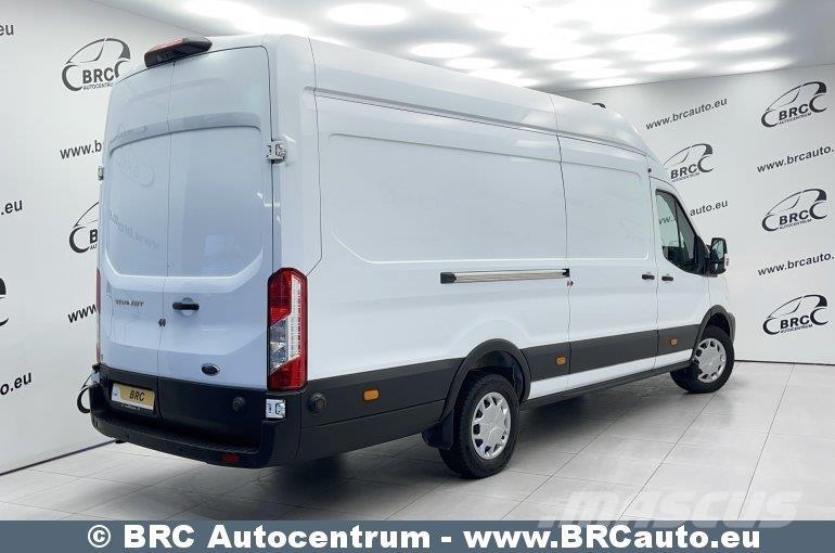 Ford Transit Samochody dostawcze ze skrzynią zamkniętą