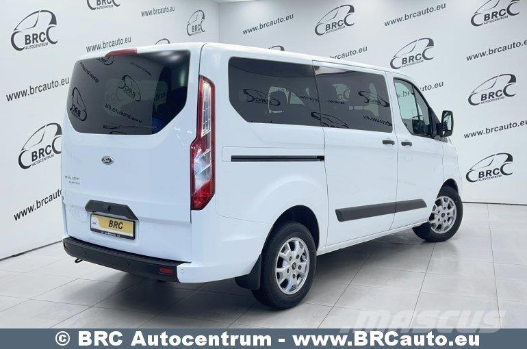 Ford Transit Custom Minibusy