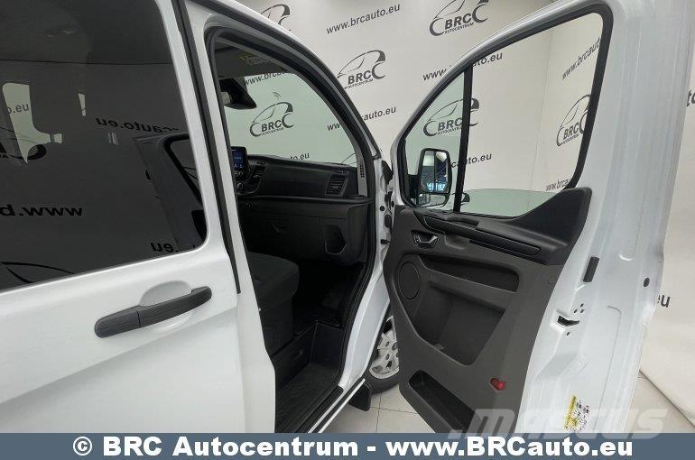Ford Transit Custom Minibusy