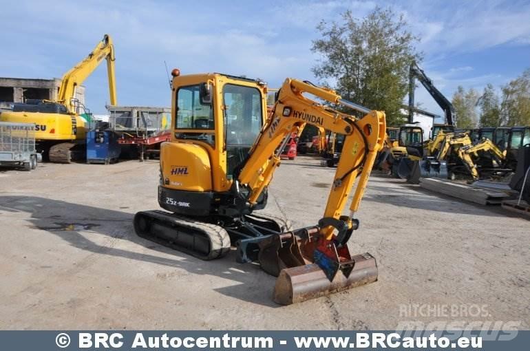 Hyundai R25Z-9AK Minikoparki