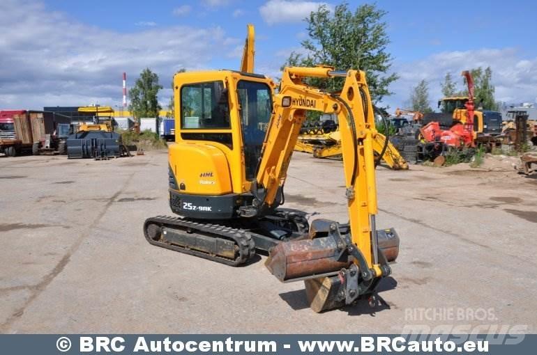 Hyundai R25Z-9AK Minikoparki