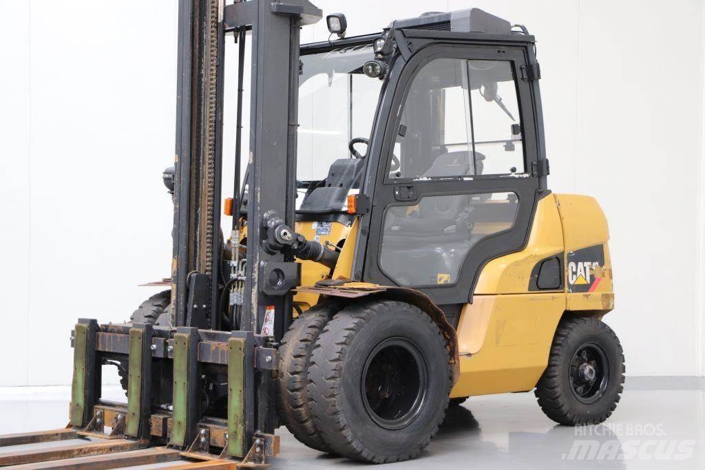 CAT DP40NT Wózki Diesla