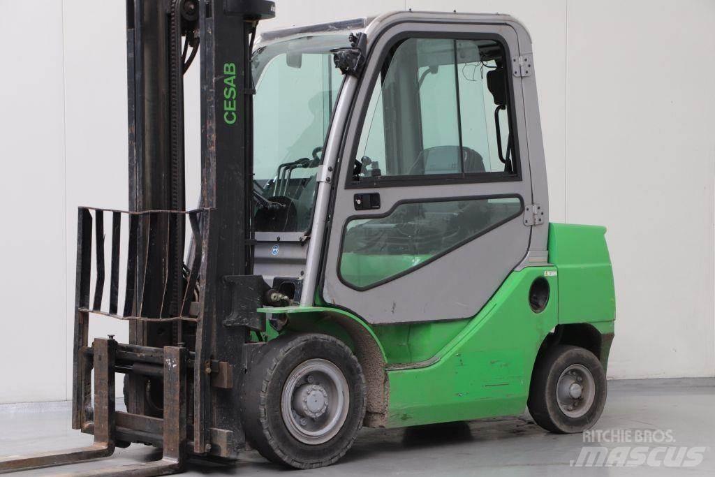 Cesab M325D Wózki Diesla