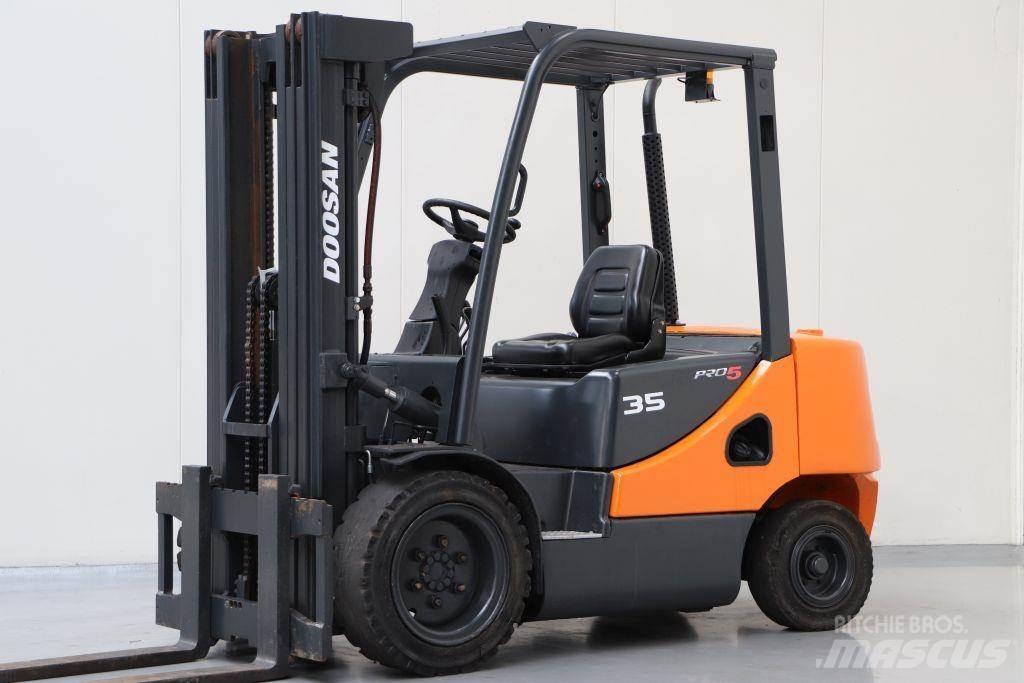 Doosan D35S Wózki Diesla