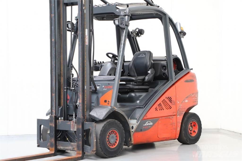 Linde H25T-02 Wózki LPG