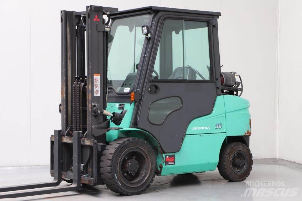 Mitsubishi FG30NT Wózki LPG