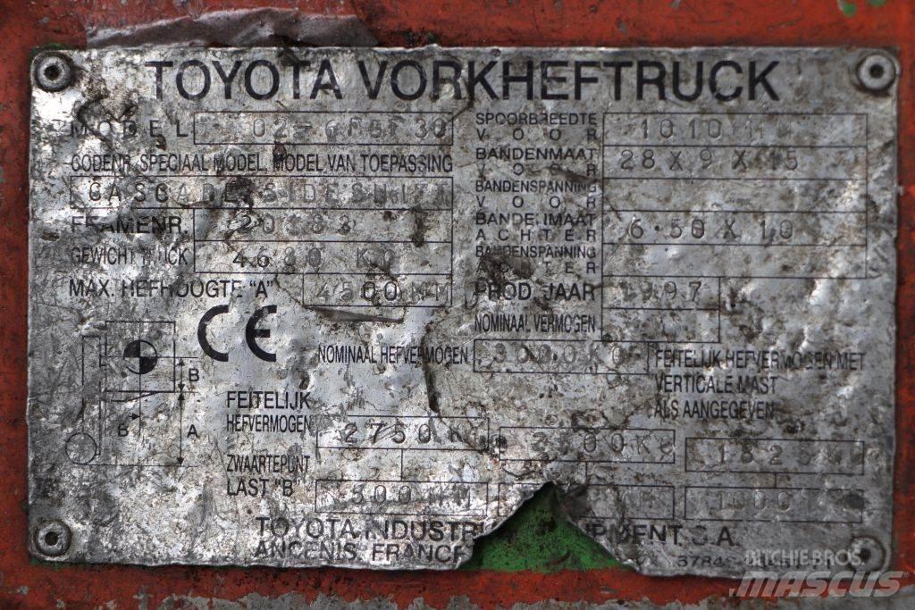 Toyota 02-6FGF30 Wózki LPG