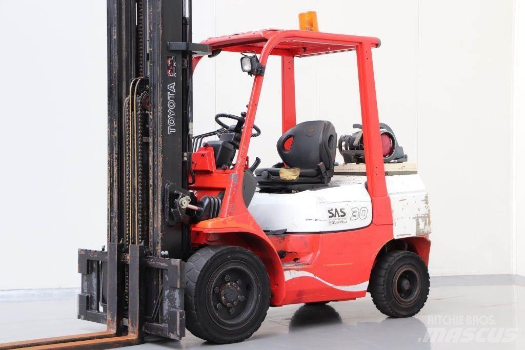 Toyota 02-7FGF30 Wózki LPG