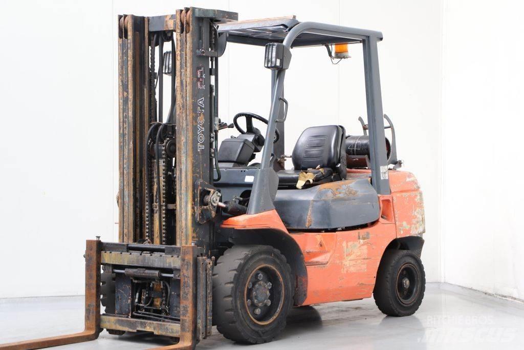 Toyota 02-7FGF30 Wózki LPG