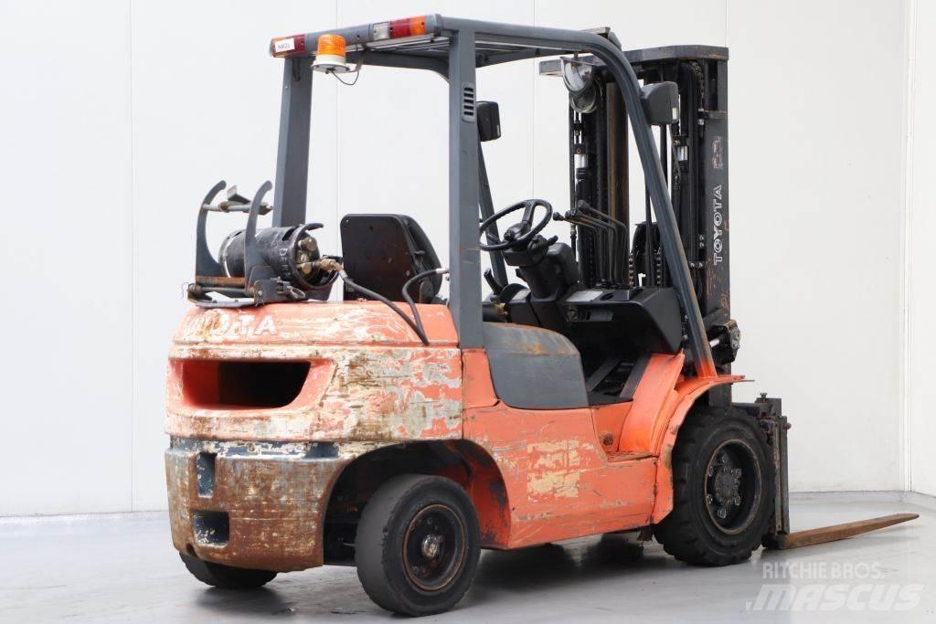 Toyota 02-7FGF30 Wózki LPG
