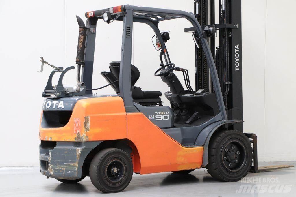 Toyota 02-8FGF30 Wózki LPG