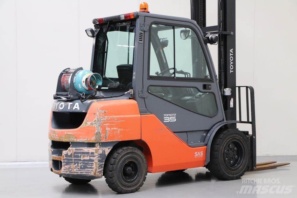 Toyota 02-8FGJF35 Wózki LPG