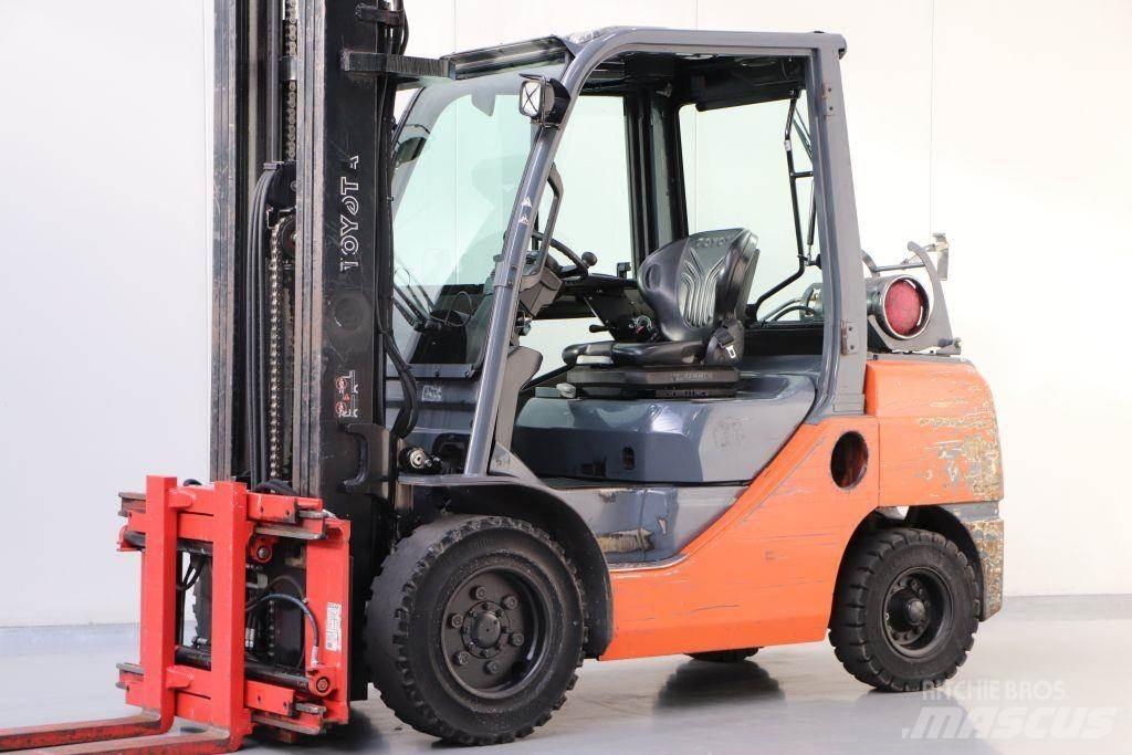 Toyota 02-8FGJF35 Wózki LPG