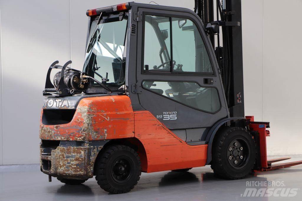 Toyota 02-8FGJF35 Wózki LPG