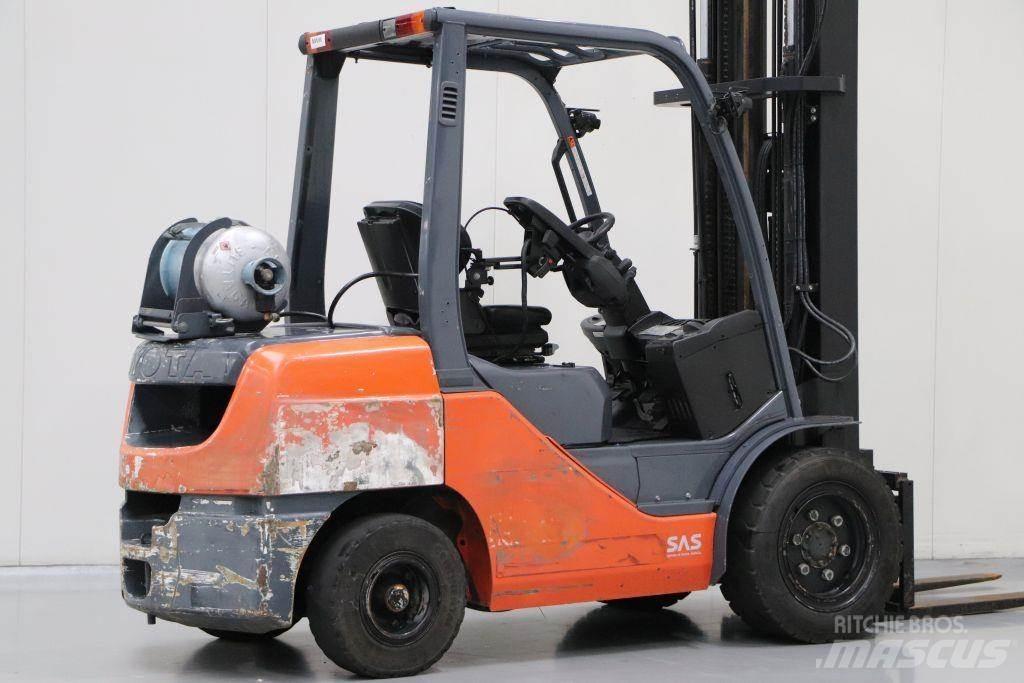 Toyota 02-8FGJF35 Wózki LPG