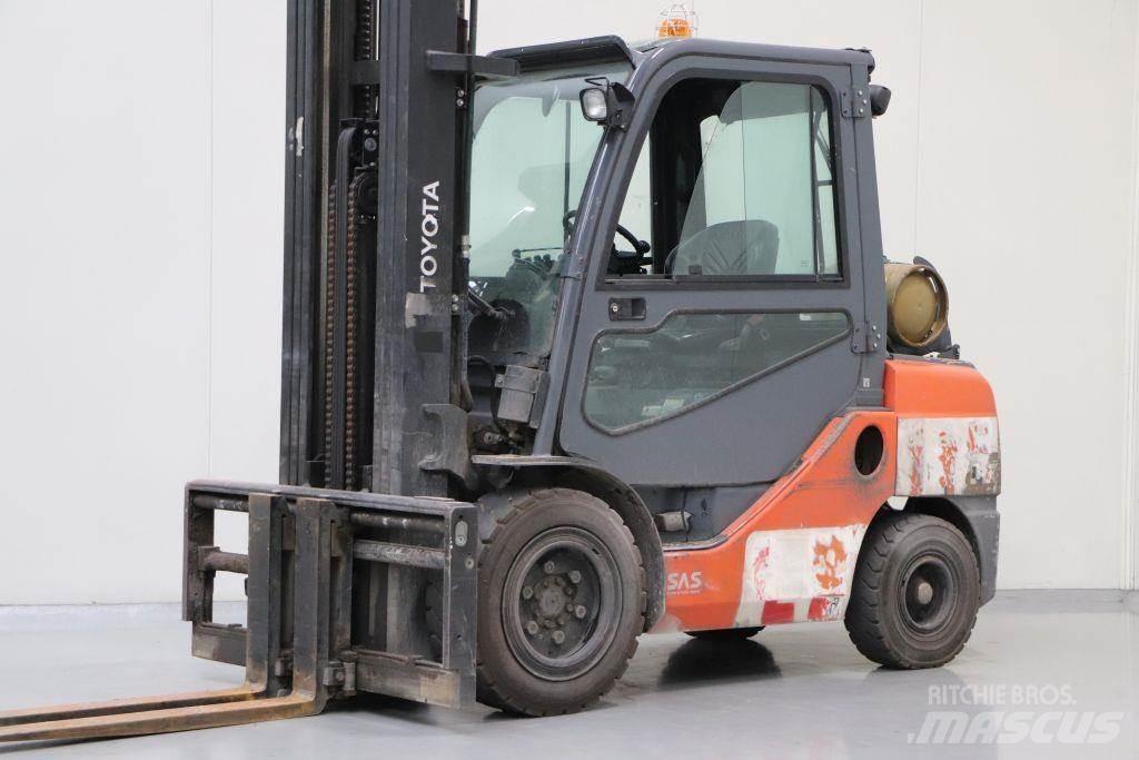 Toyota 02-8FGJF35 Wózki LPG