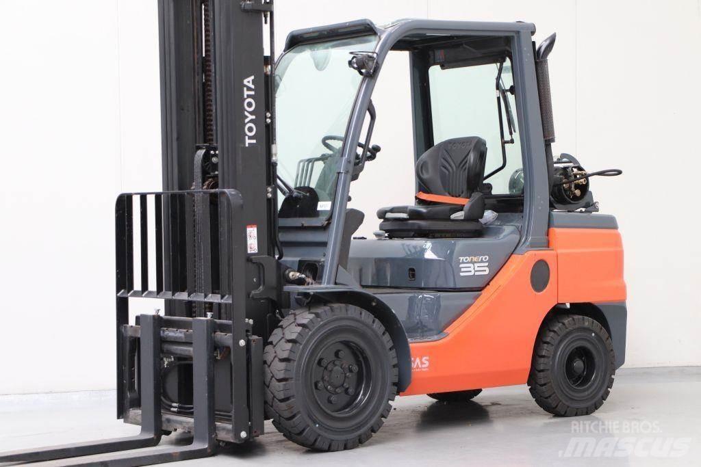 Toyota 02-8FGJF35 Wózki LPG