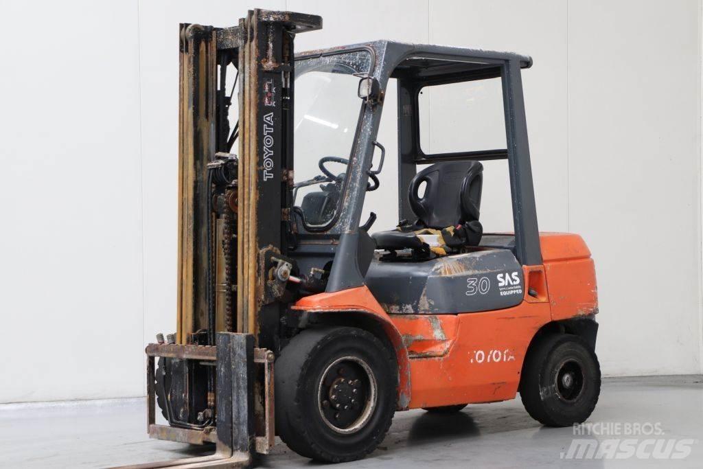 Toyota 62-7FDF30 Wózki Diesla