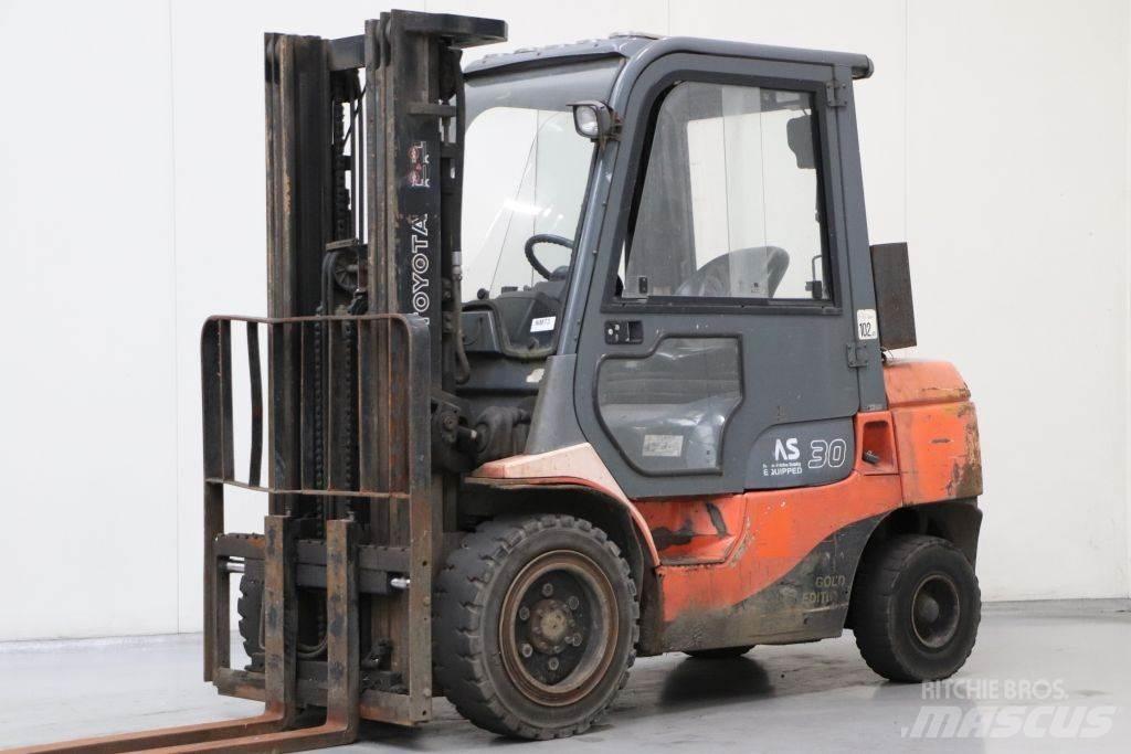 Toyota 62-7FDF30 Wózki Diesla