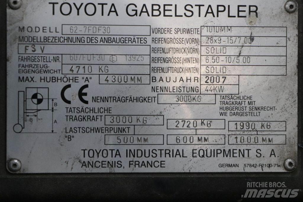 Toyota 62-7FDF30 Wózki Diesla