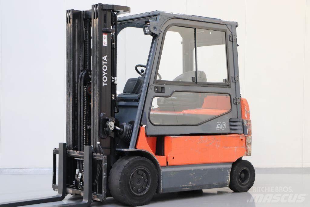 Toyota 7FBMF30 Wózki elektryczne
