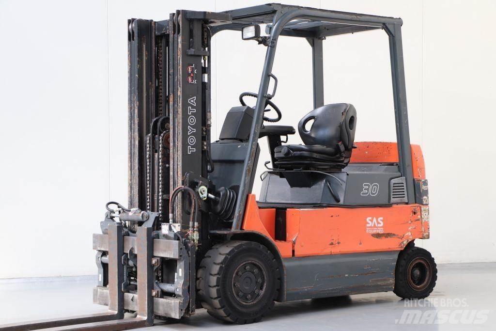 Toyota 7FBMF30 Wózki elektryczne
