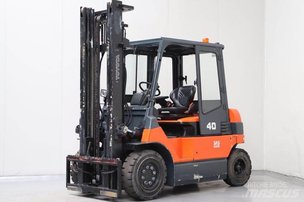 Toyota 7FBMF40 Wózki elektryczne