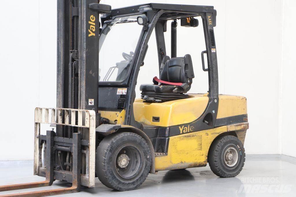 Yale GDP35VX Wózki Diesla