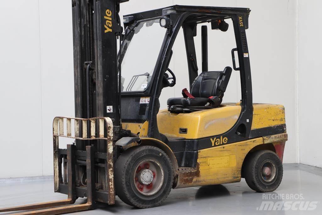 Yale GDP35VX Wózki Diesla