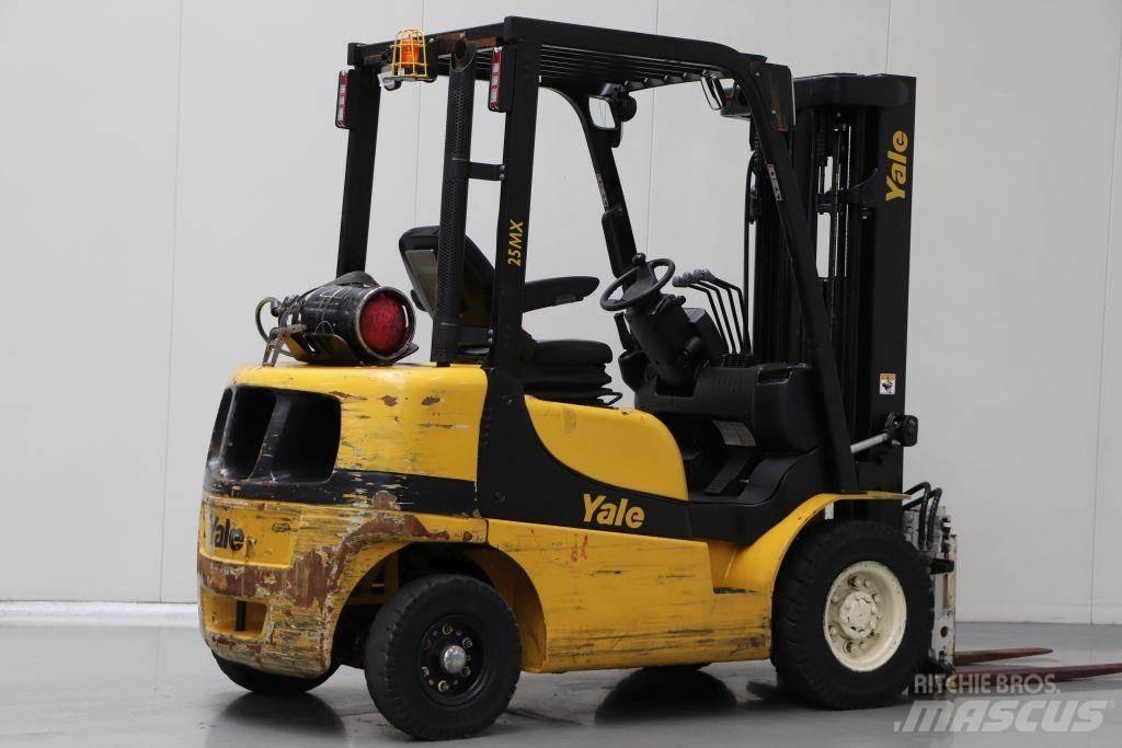Yale GLP25MX Wózki LPG
