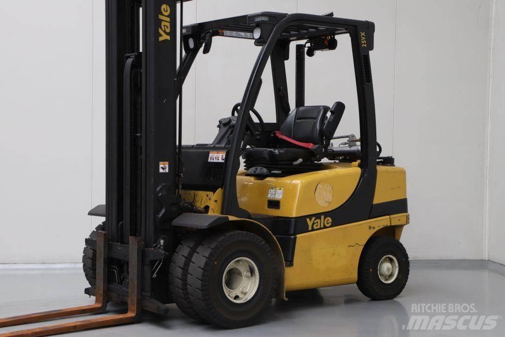 Yale GLP25VX Wózki LPG