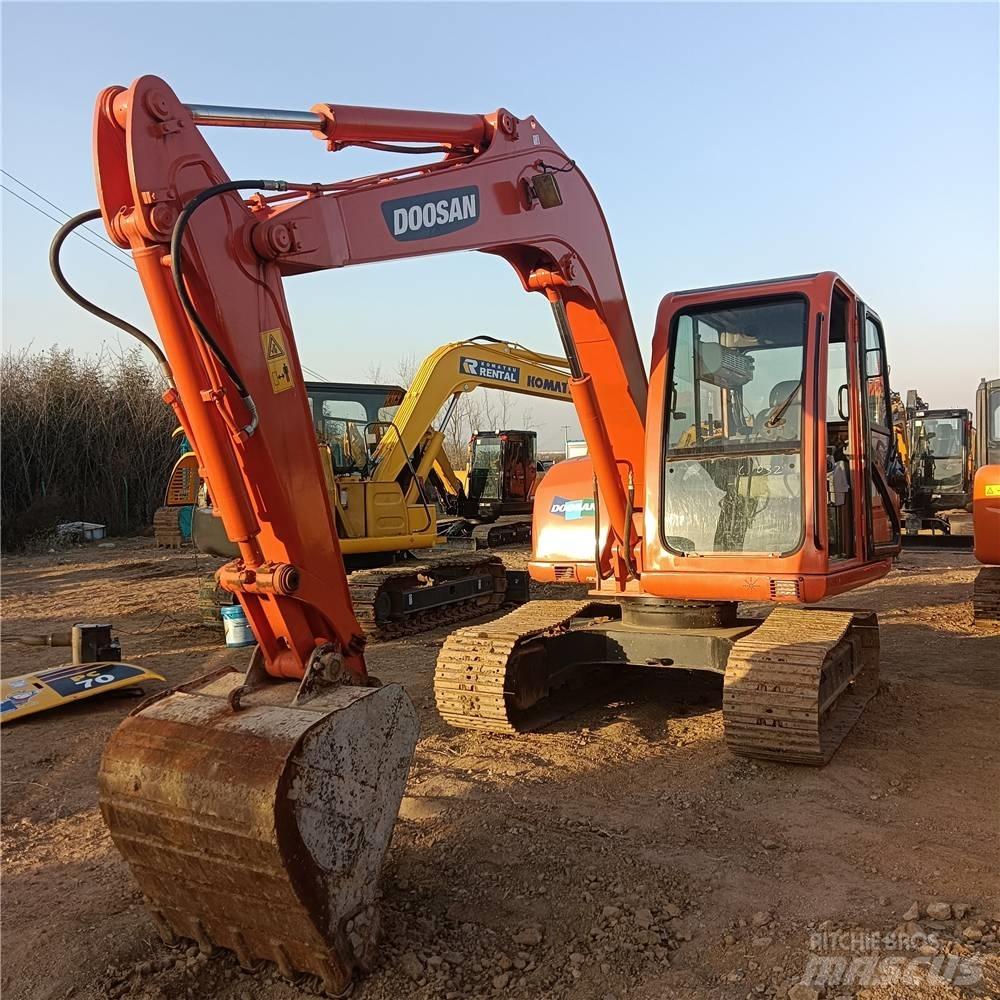Doosan DH 70 Koparki gąsienicowe