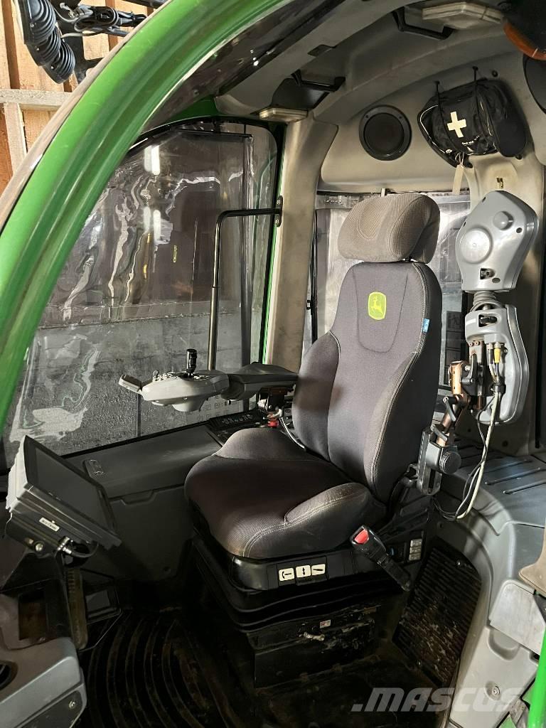 John Deere 1210E Forwardery
