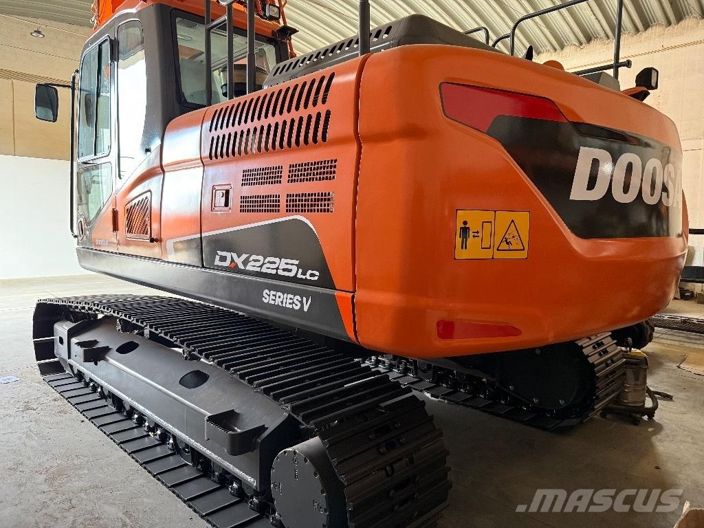  Dossan DX225Lc-5 Koparki gąsienicowe