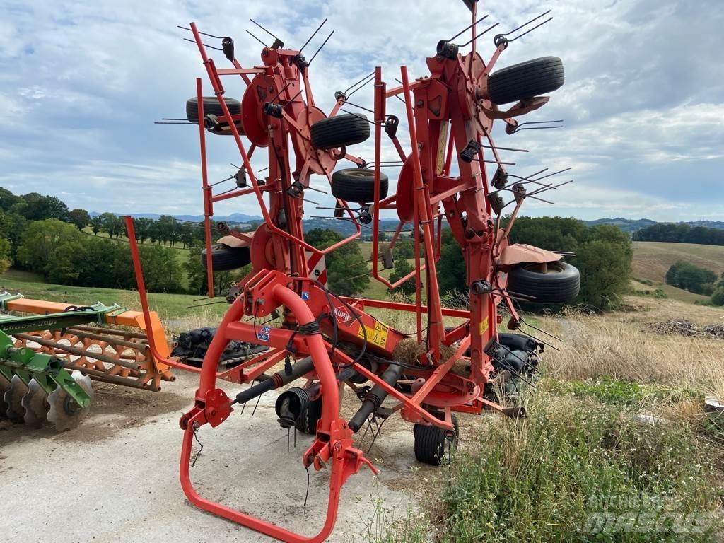 Kuhn GF8702 Zgrabiarki i przetrząsacze
