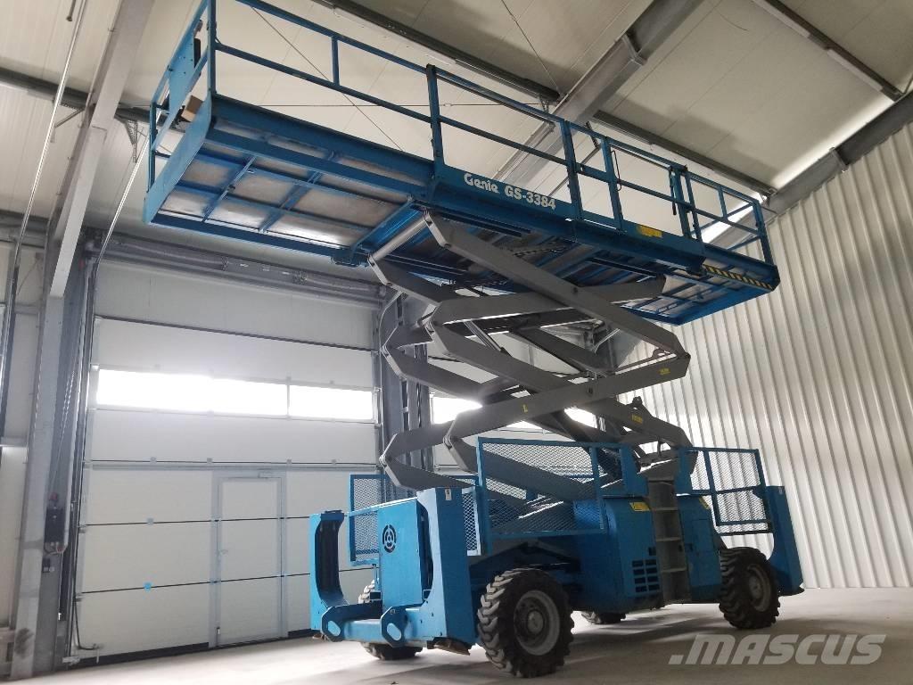 Genie GS3384 RT 4x4 Podnośniki nożycowe