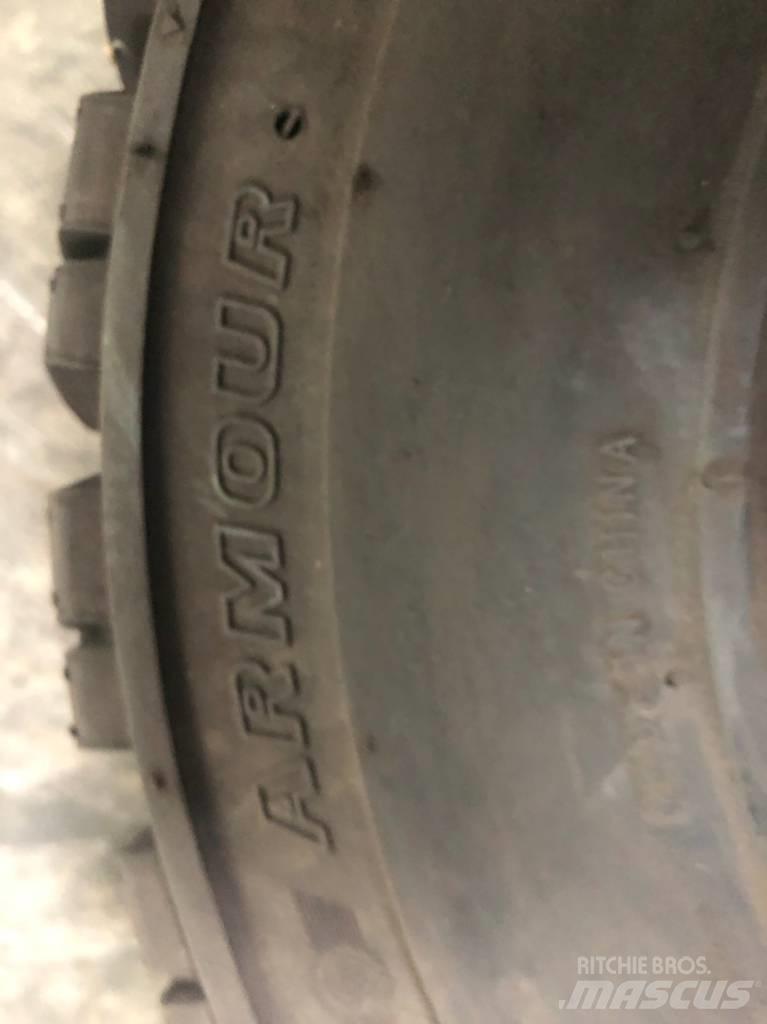 Armour 21x8-9 Opony, koła i felgi