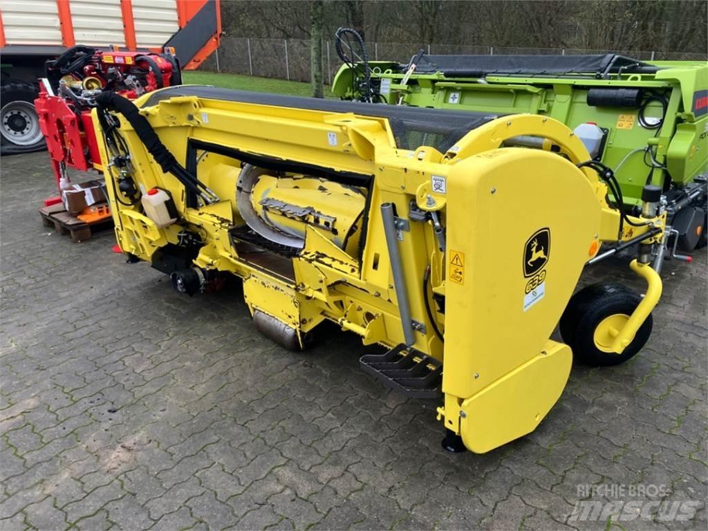 John Deere 8300i Kombajny silosowe