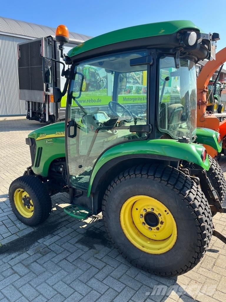 John Deere 3320 Mikrociągniki