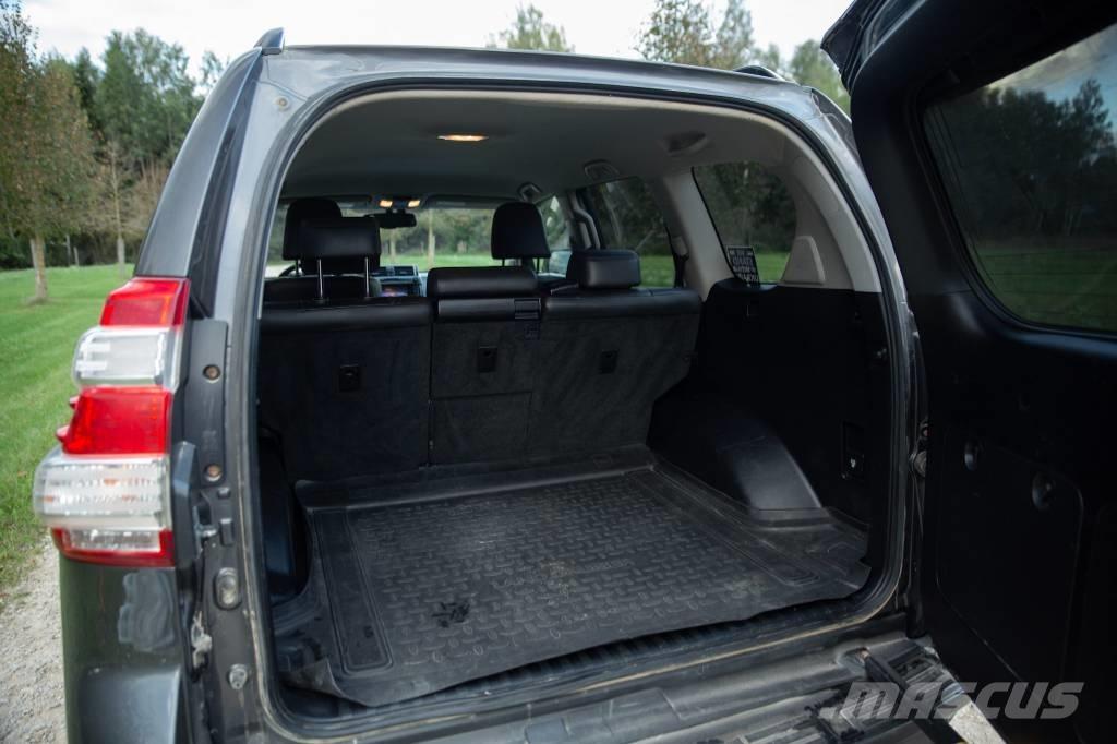 Toyota Landcruiser Samochody osobowe