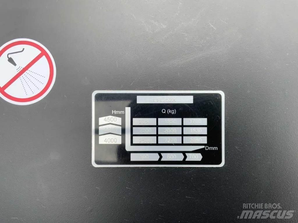 EP EFL 252 XS Wózki elektryczne