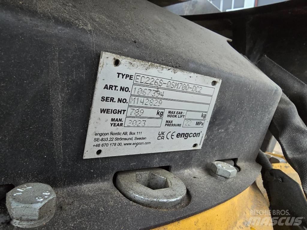 Komatsu PC 228 US-11 Koparki gąsienicowe