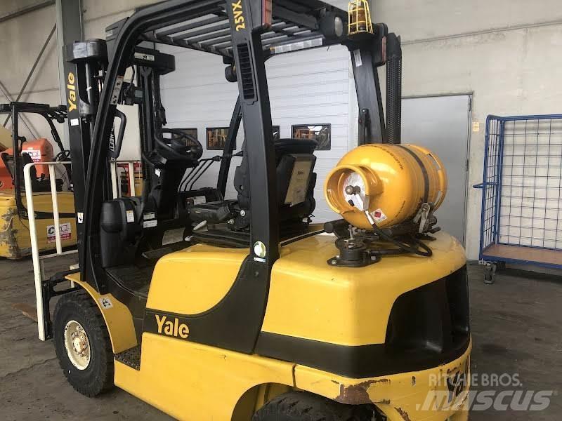 Yale GLP25VX Wózki LPG