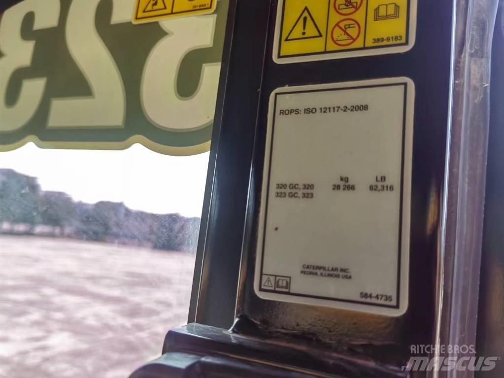 CAT 2022 CAT 323 Koparki kołowe